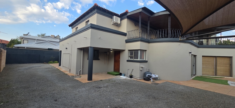 5 Bedroom Property for Sale in Roylglen Gardens Northern Cape